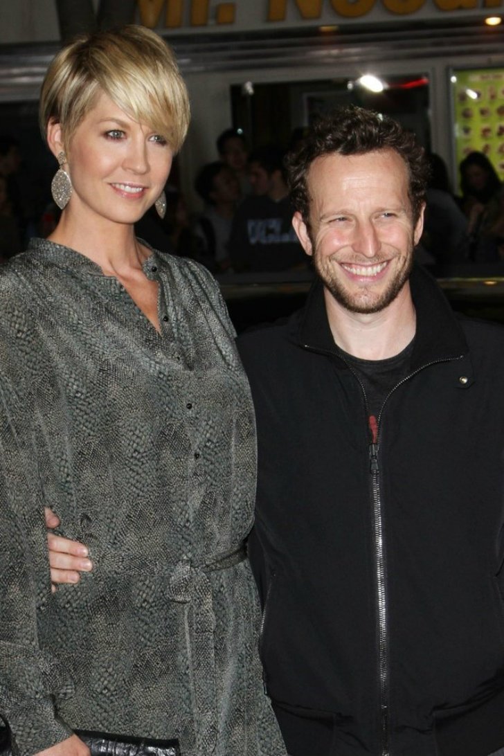 However, her husband, Bodhi Elfman is only 5’10” and is often visibly dwarf...