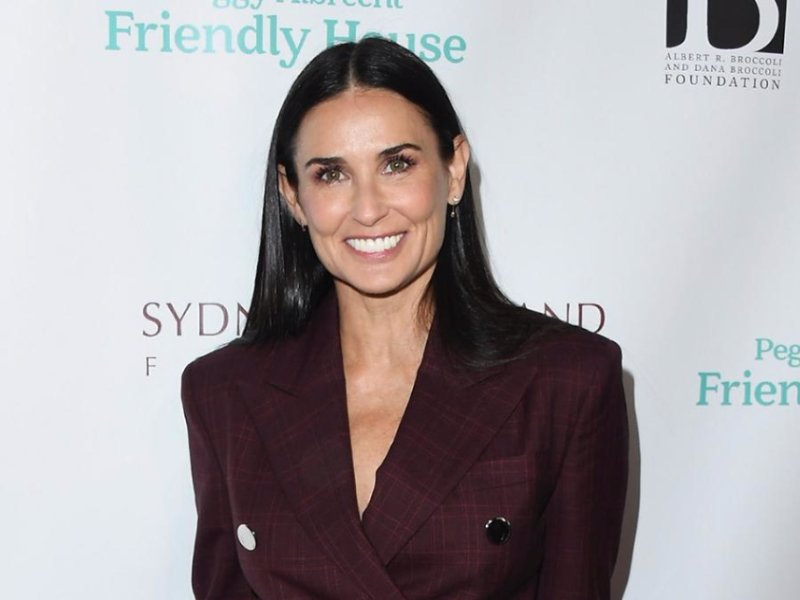 Demi Moore's New Memoir Reveals Shocking Details about her Addiction ...